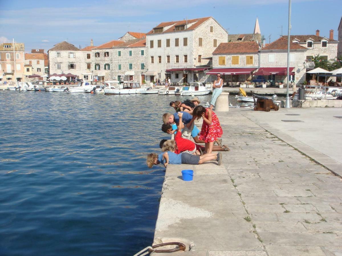 Authentico Deluxe Stari Grad Villa Stari Grad  Bagian luar foto