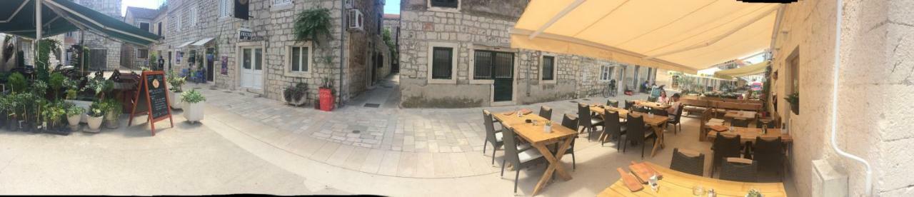 Authentico Deluxe Stari Grad Villa Stari Grad  Bagian luar foto